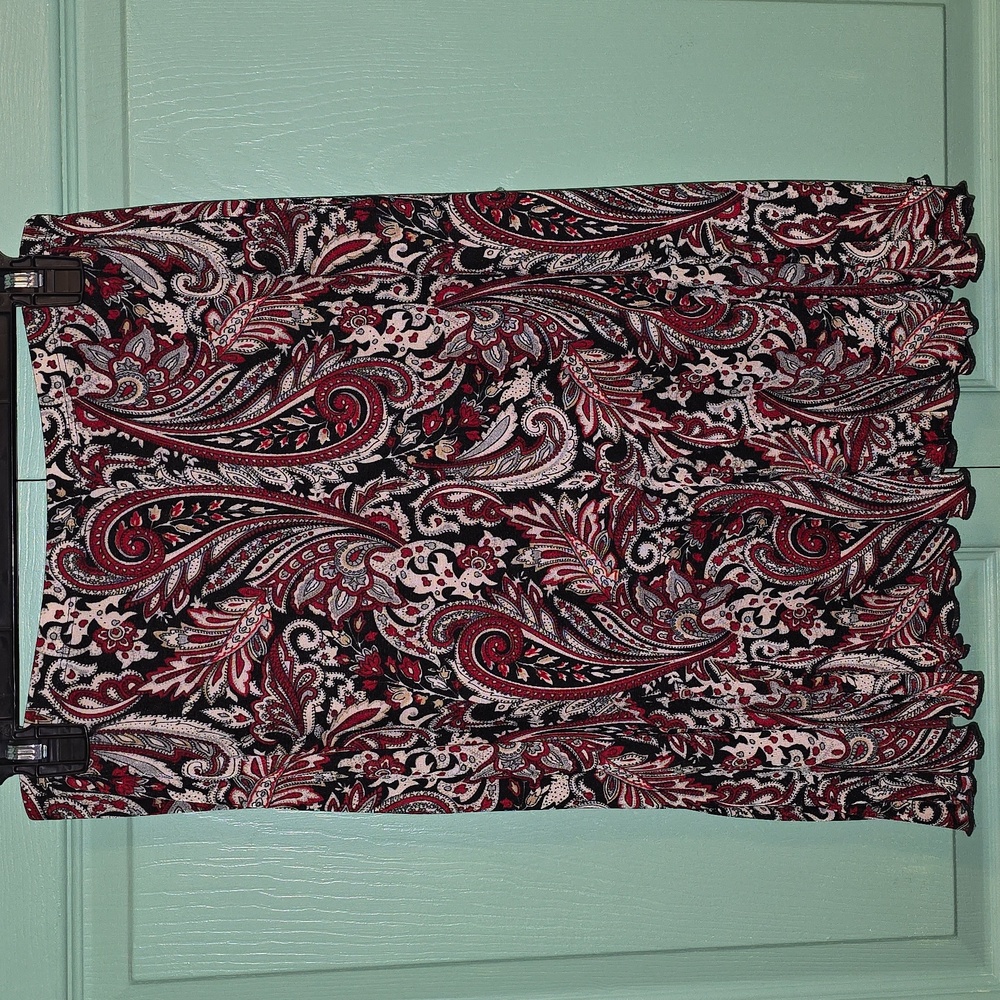 Cutest Paisley knit Skirt (Size M) by Briggs New York in red/black/white - Picture 2 of 7